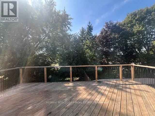 514 CAPILANO COURT