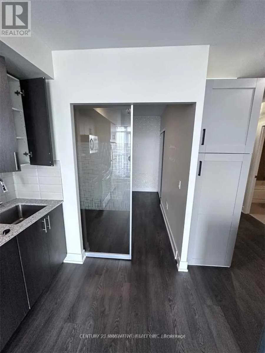709 - 2550 SIMCOE STREET N