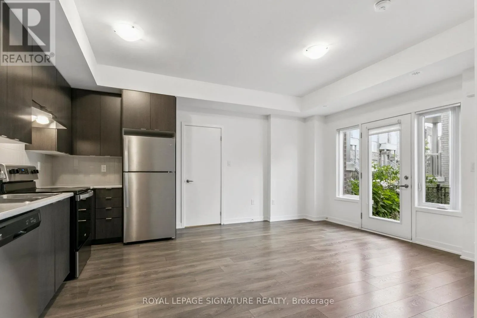 302 - 1525 KINGSTON ROAD