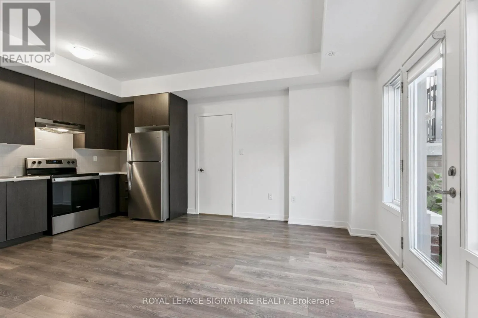 302 - 1525 KINGSTON ROAD