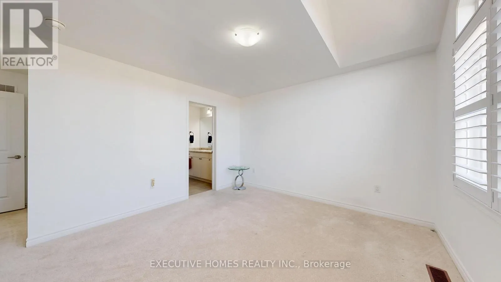 2885 FOXDEN SQUARE