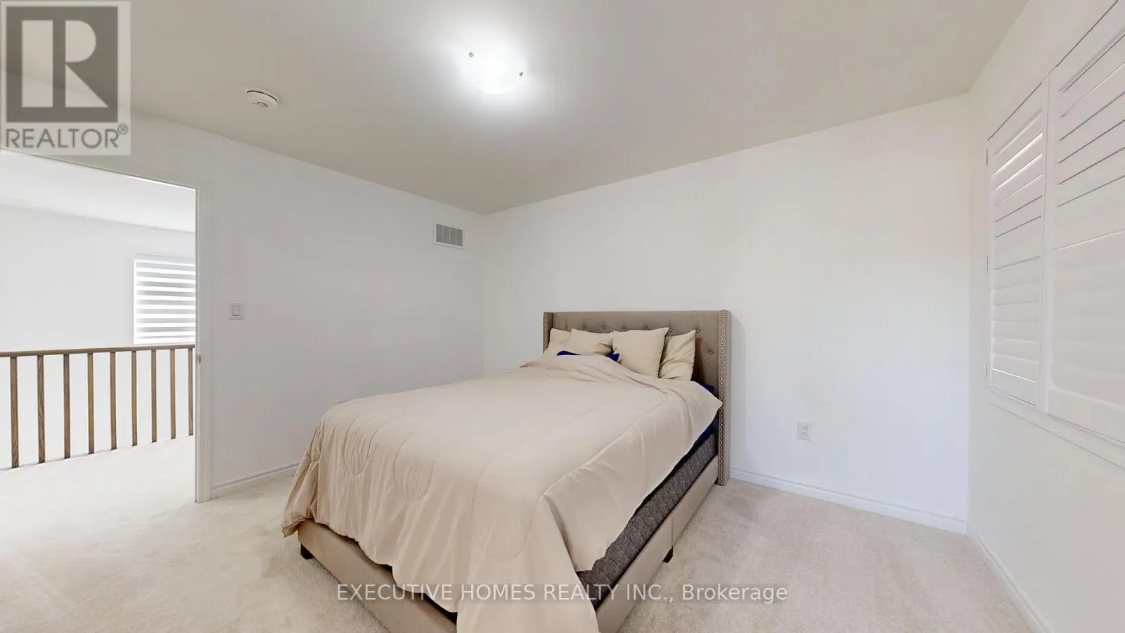 2885 FOXDEN SQUARE