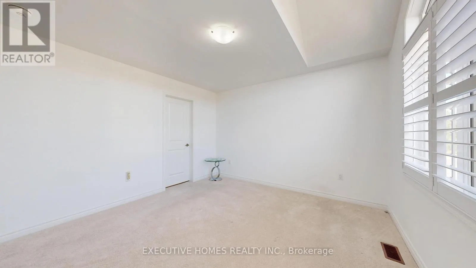 2885 FOXDEN SQUARE