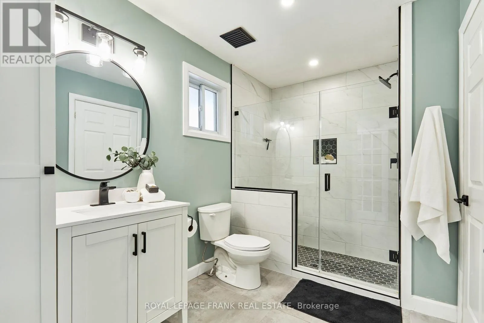 24 ROSER CRESCENT
