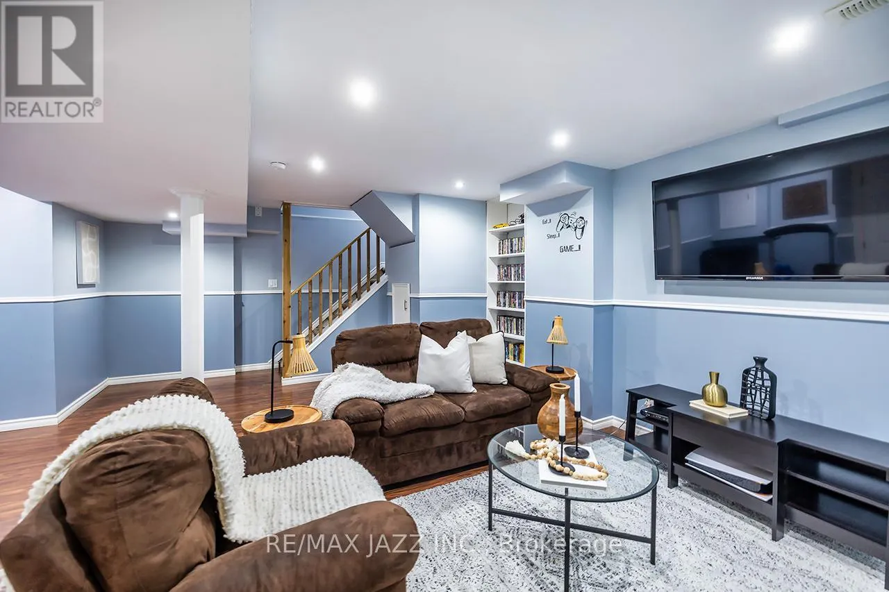 53 VAIL MEADOWS CRESCENT