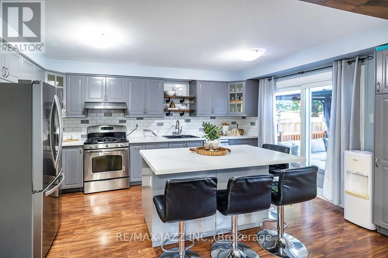 53 VAIL MEADOWS CRESCENT