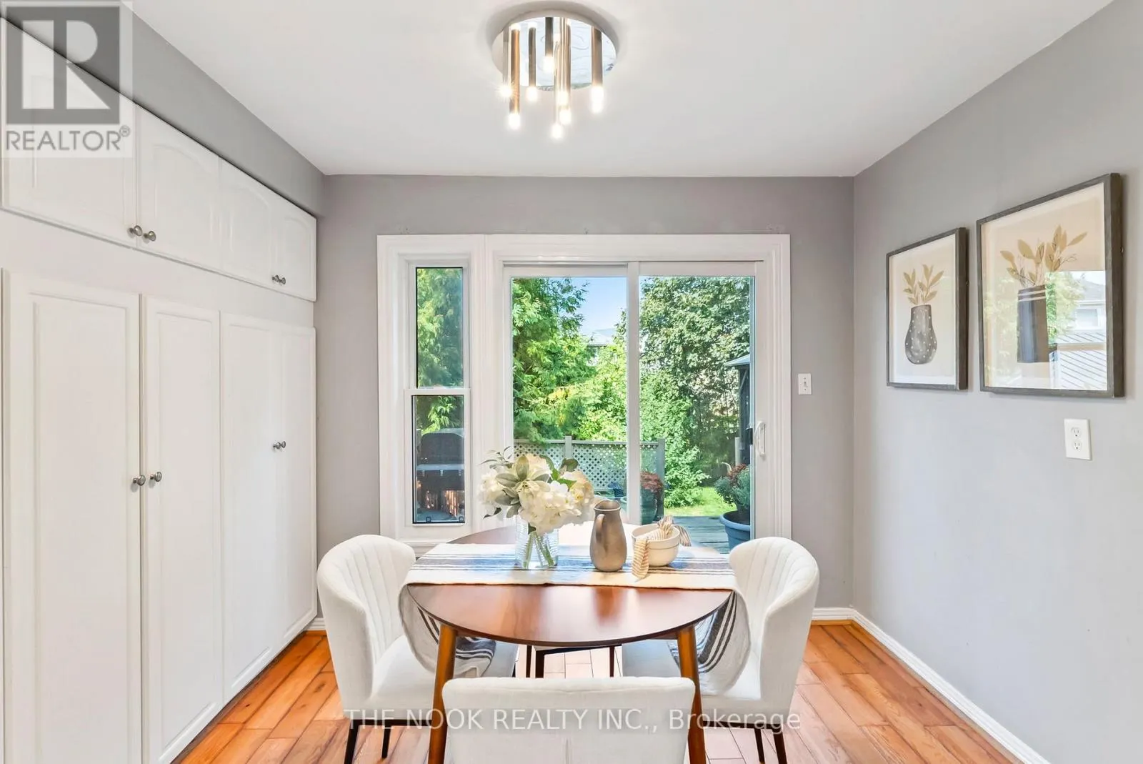 1041 MEADOWRIDGE CRESCENT