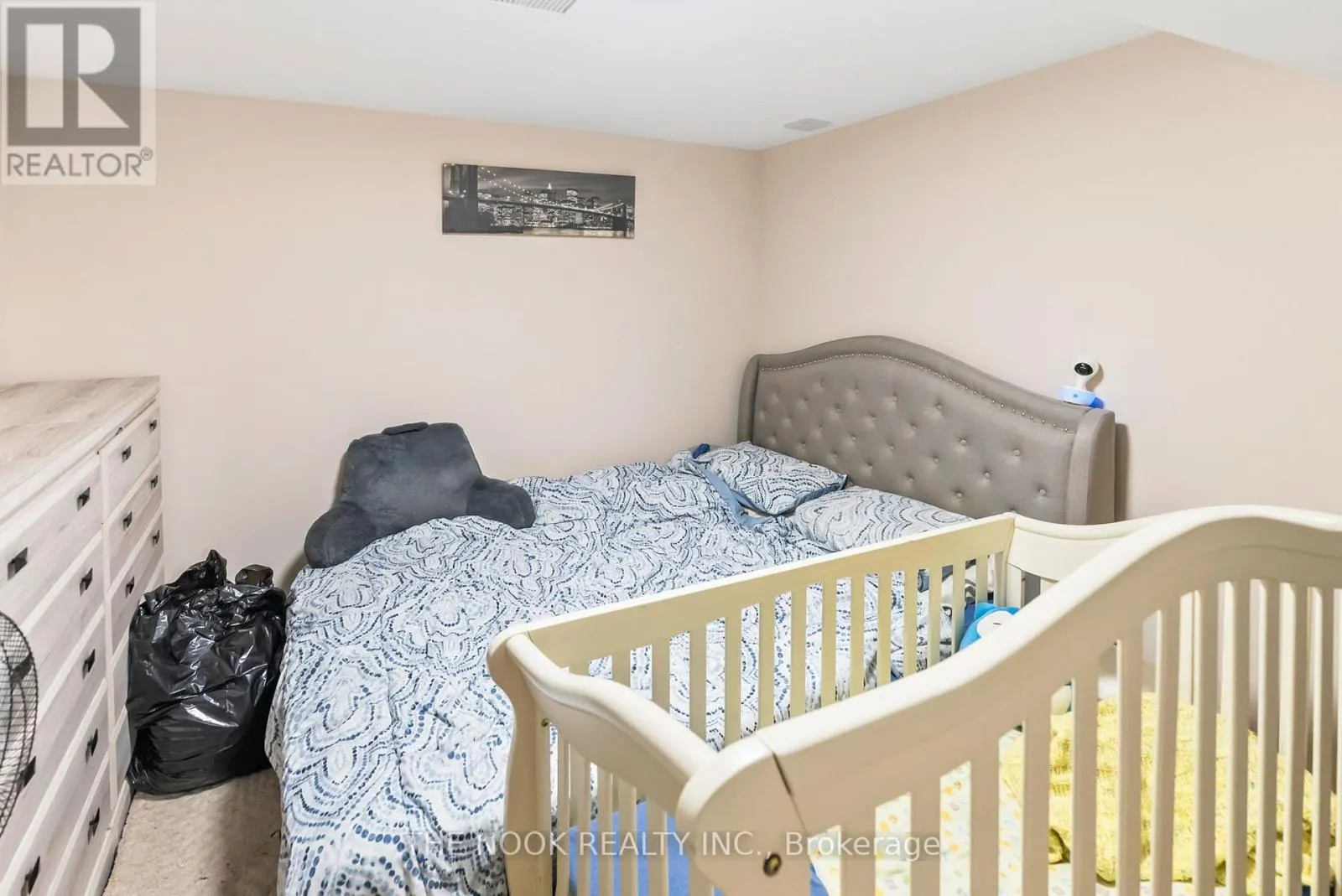 1041 MEADOWRIDGE CRESCENT