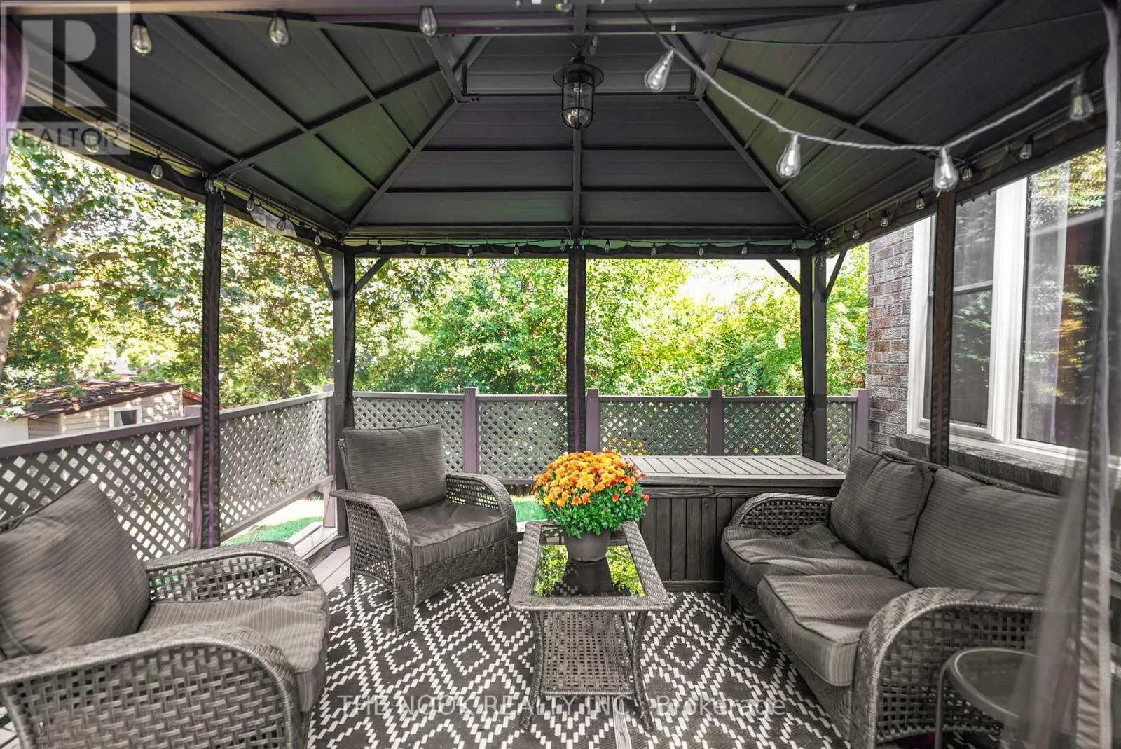 1041 MEADOWRIDGE CRESCENT