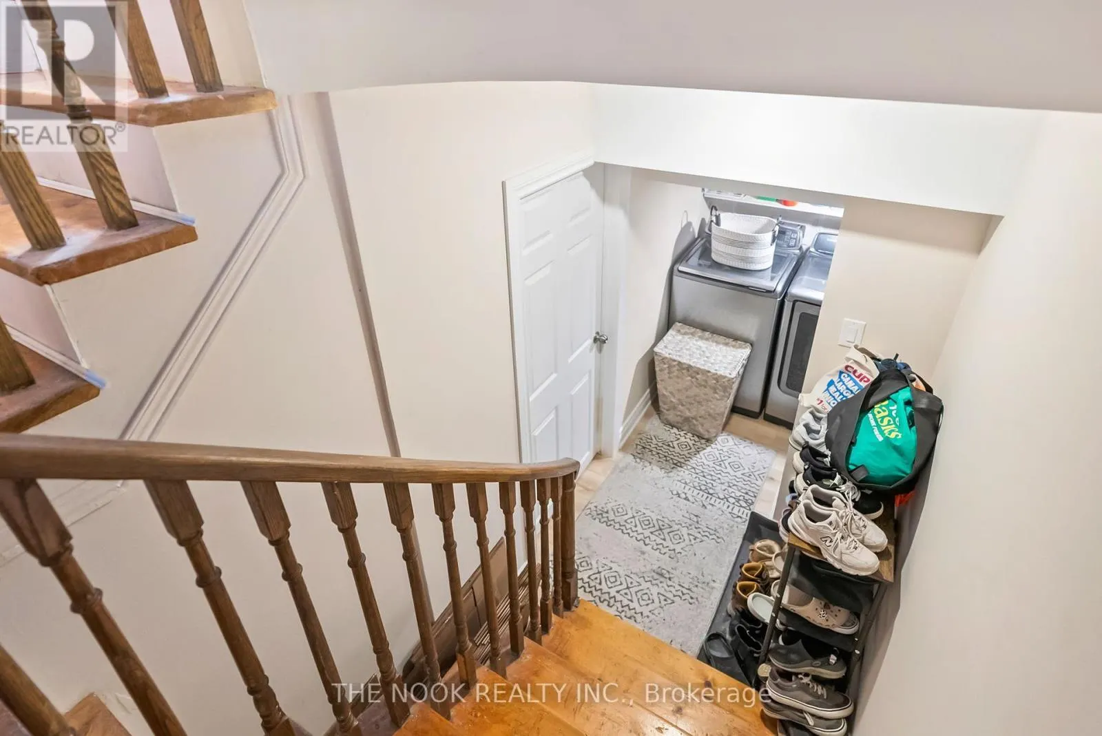 1041 MEADOWRIDGE CRESCENT