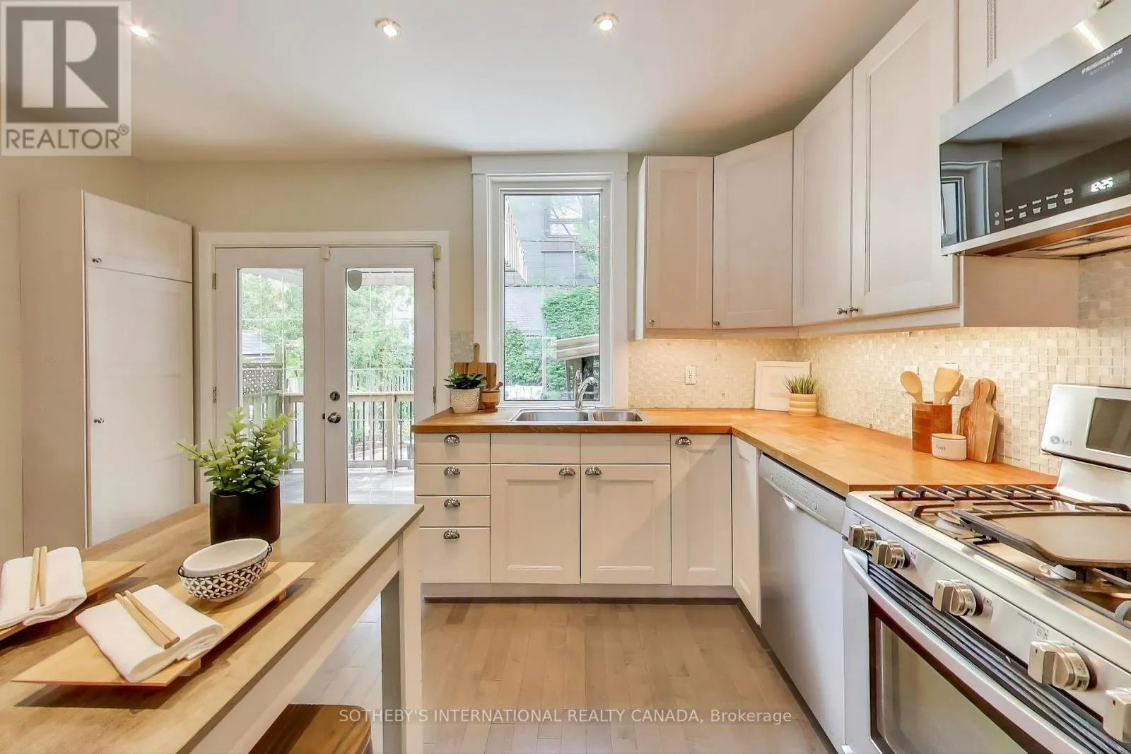 159 GLENMOUNT PARK ROAD