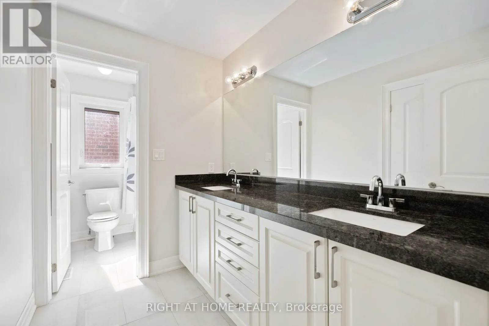 20B LEAFIELD STREET