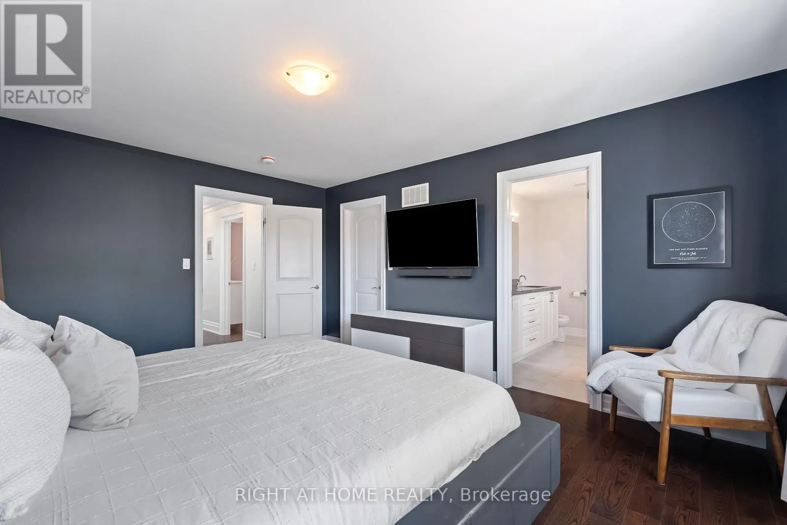 20B LEAFIELD STREET