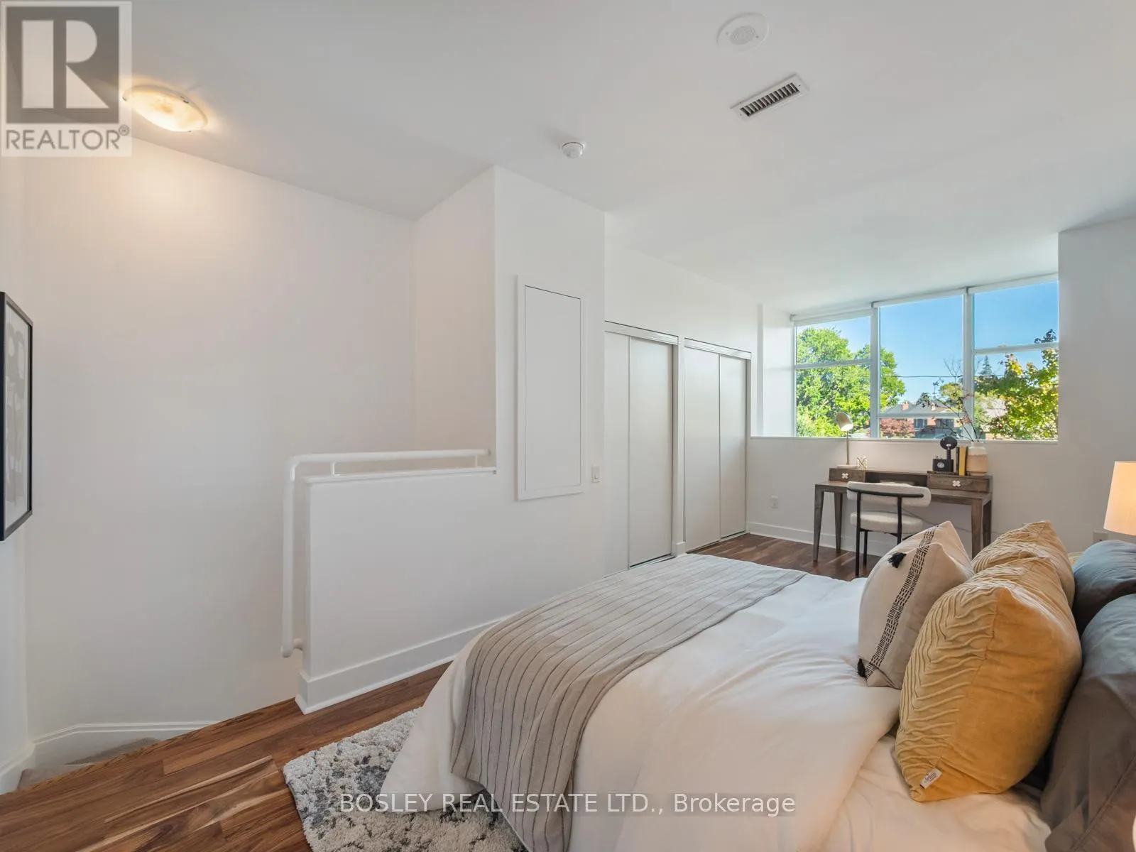 TH 1 - 1048 BROADVIEW AVENUE