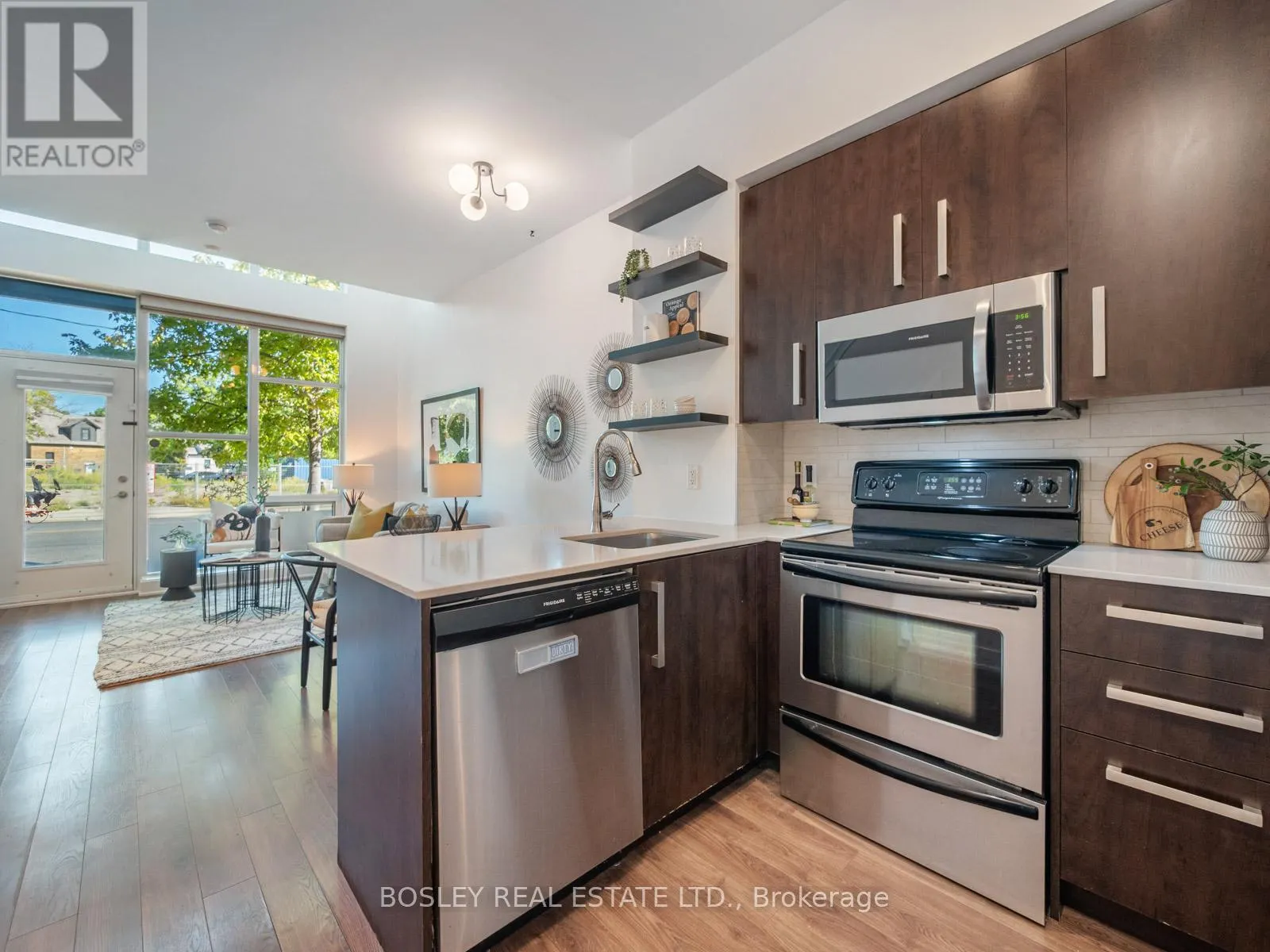 TH 1 - 1048 BROADVIEW AVENUE