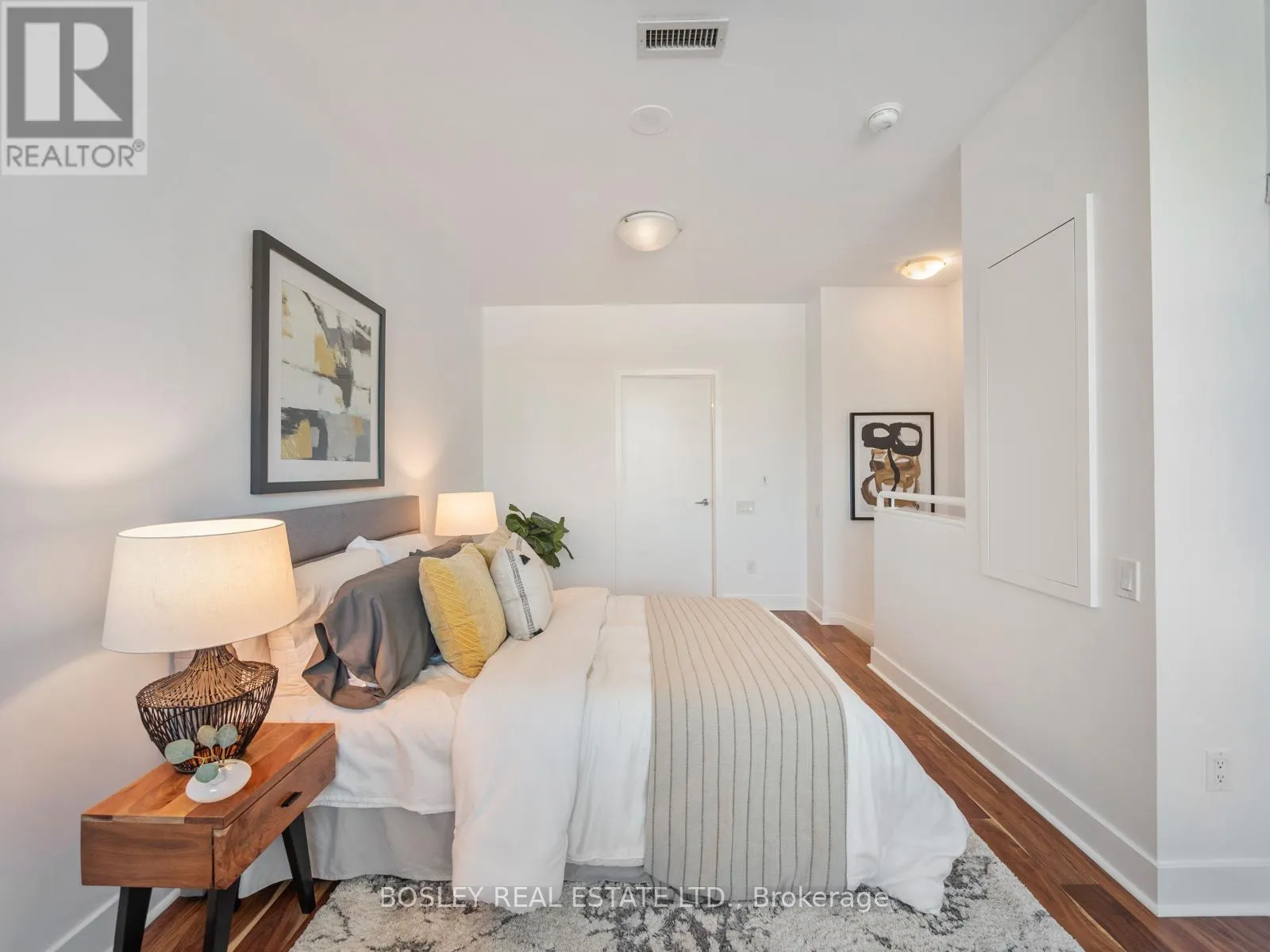 TH 1 - 1048 BROADVIEW AVENUE