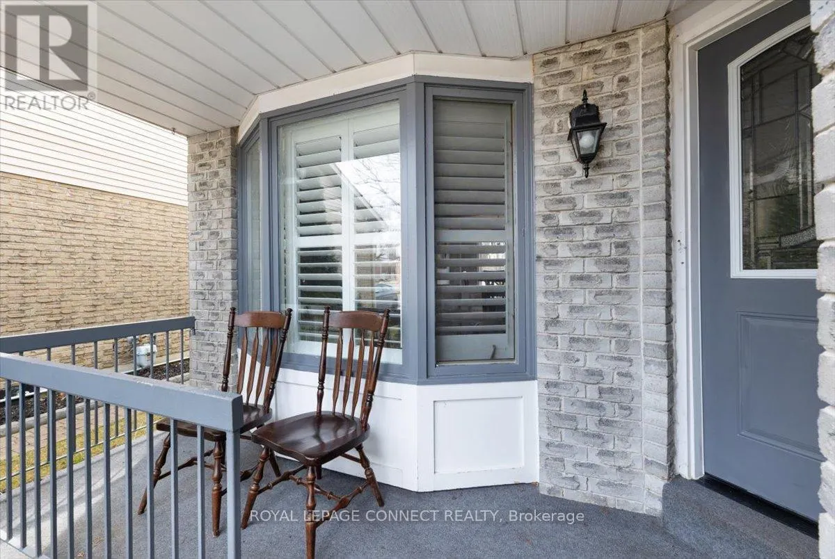 54 PARKLAWN DRIVE S