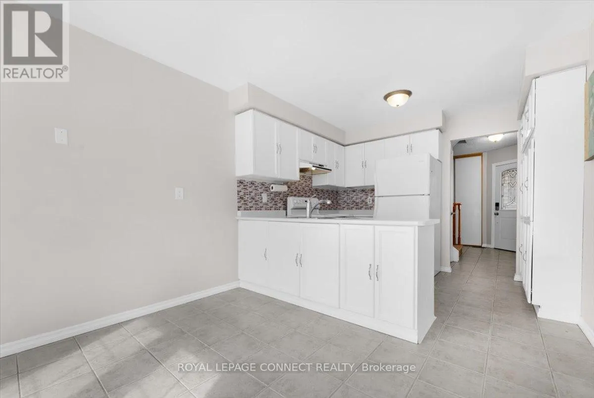 54 PARKLAWN DRIVE S