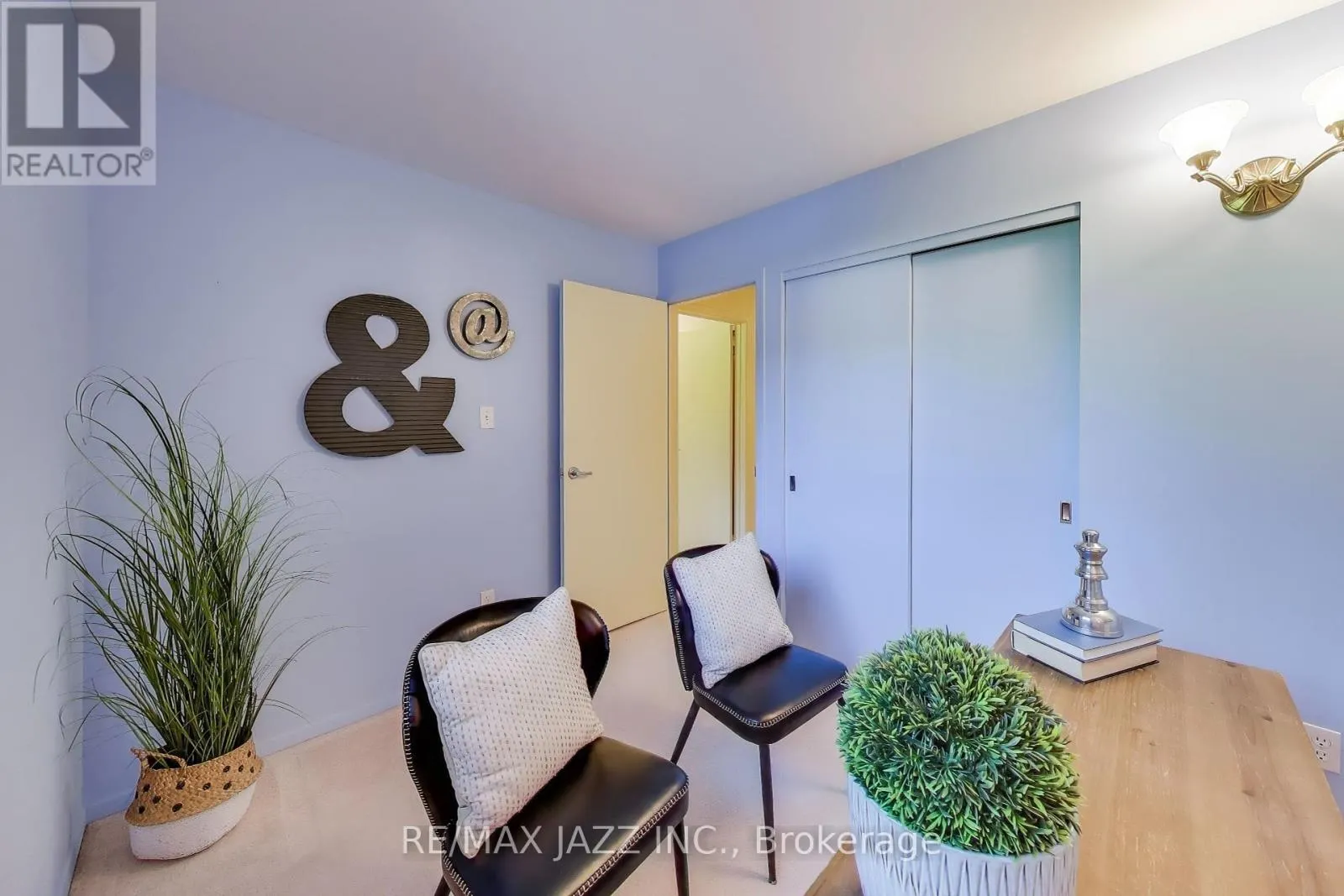 417 CRESTWOOD DRIVE