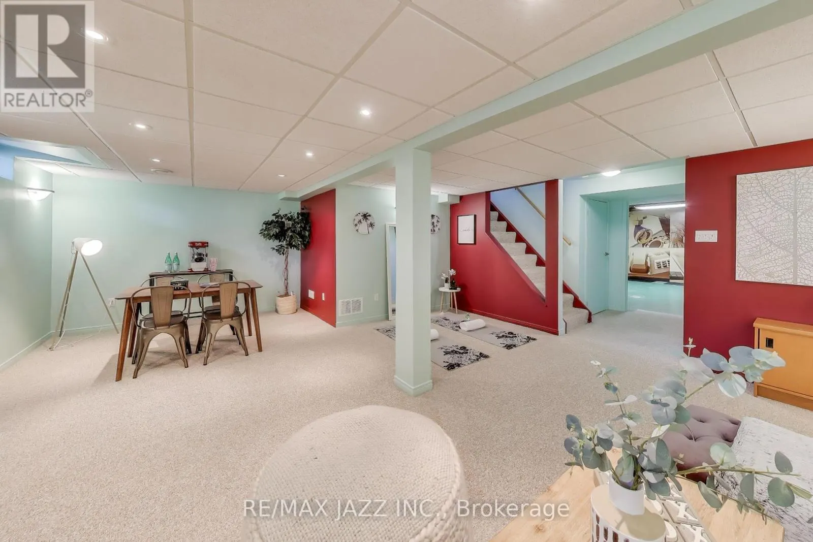 417 CRESTWOOD DRIVE