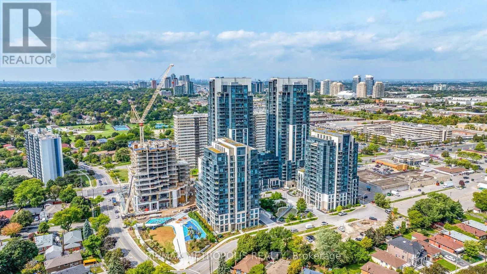 403 - 10 MEADOWGLEN PLACE