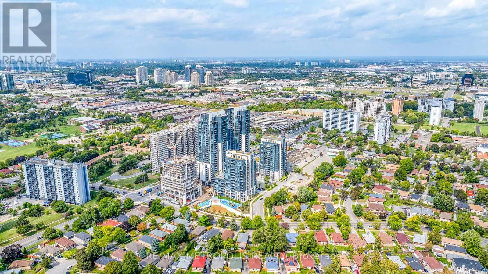 403 - 10 MEADOWGLEN PLACE