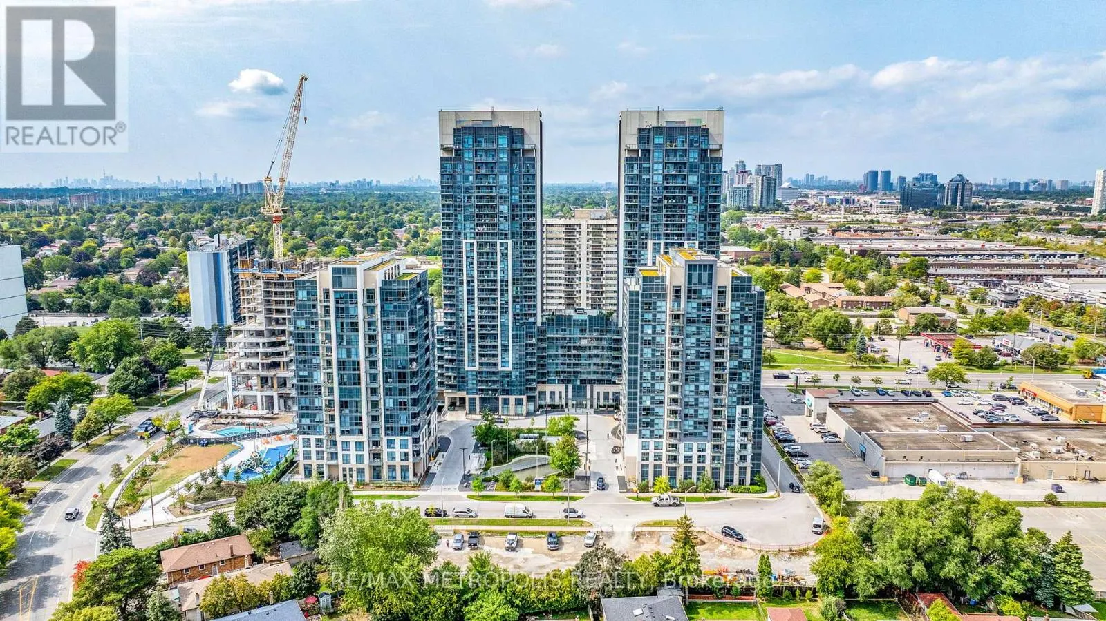403 - 10 MEADOWGLEN PLACE