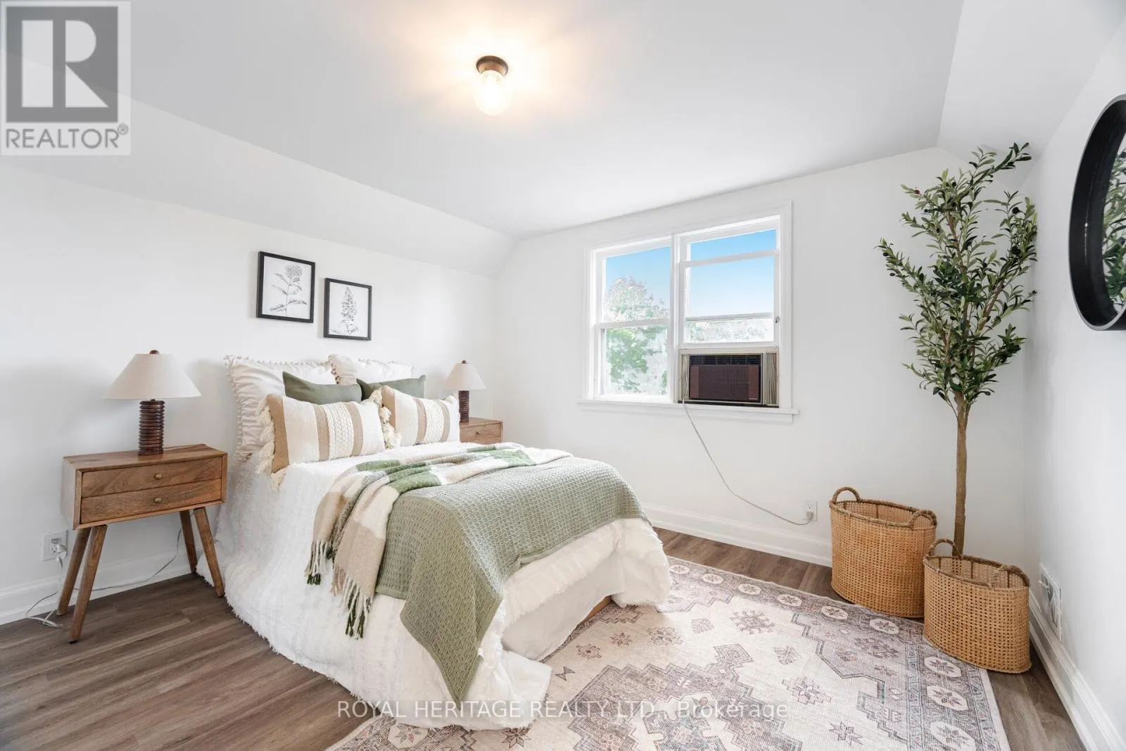 241 MARQUETTE AVENUE