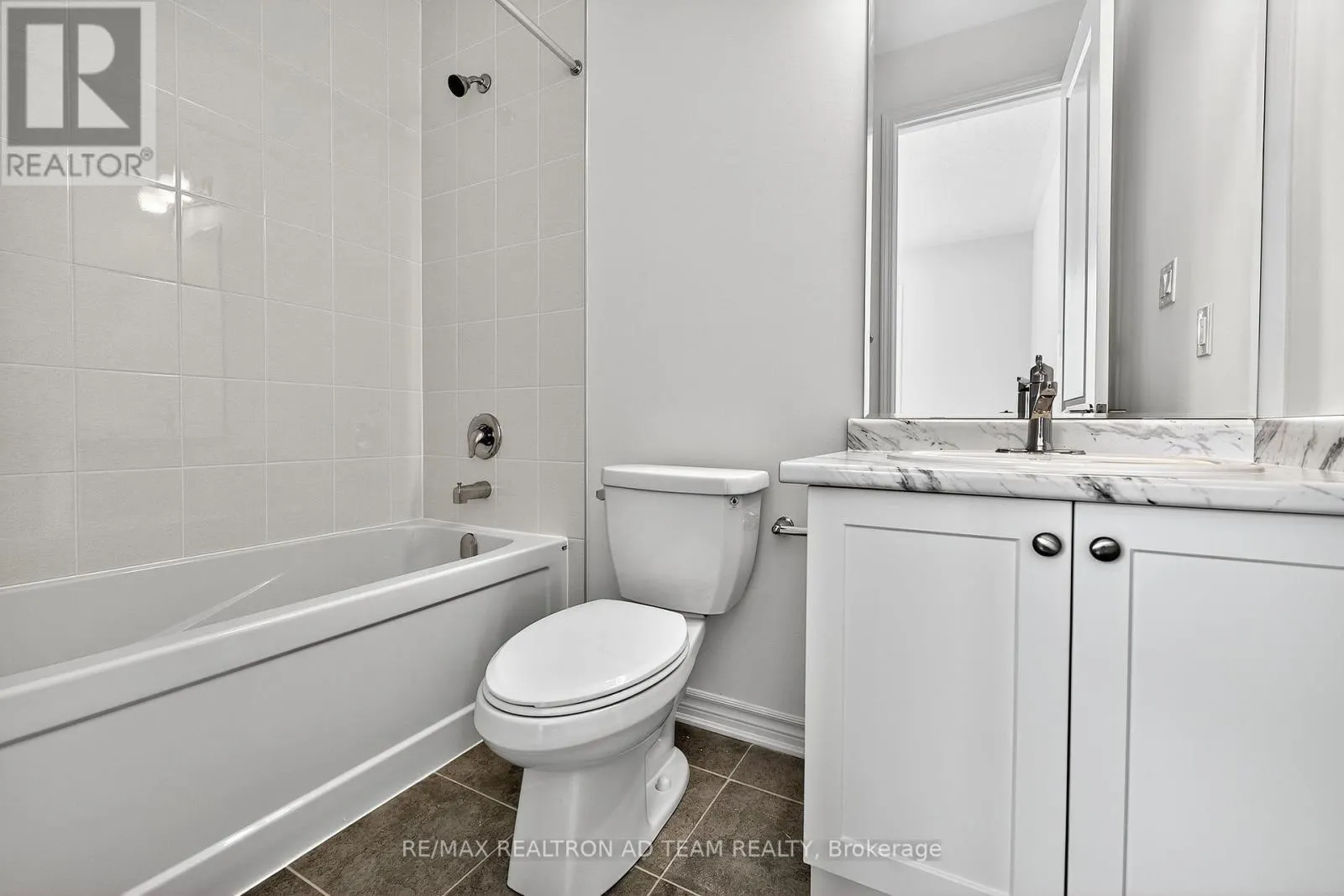 3338 MARCHINGTON SQUARE