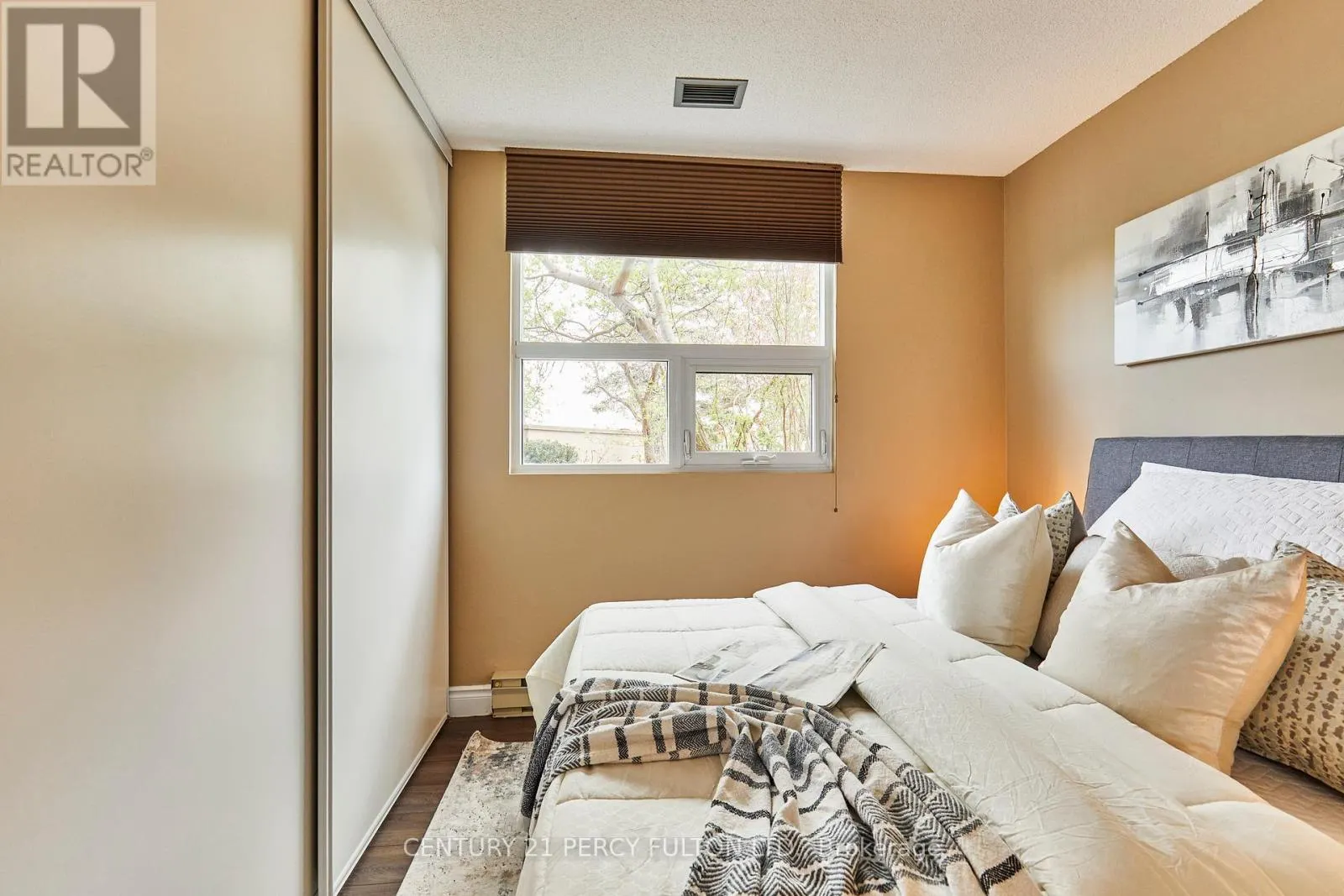 102 - 2 WESTNEY ROAD N