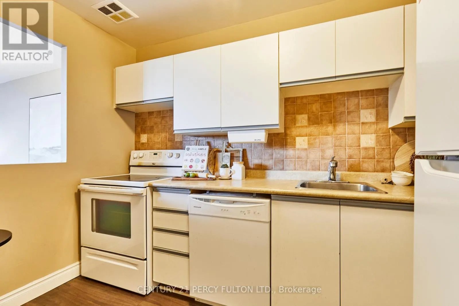 102 - 2 WESTNEY ROAD N
