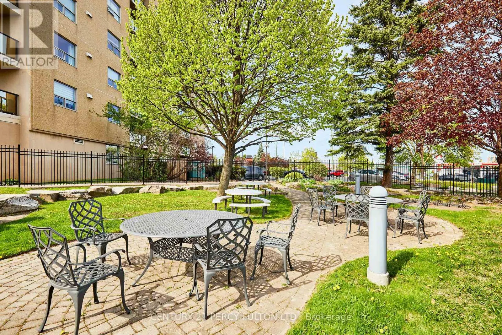 102 - 2 WESTNEY ROAD N