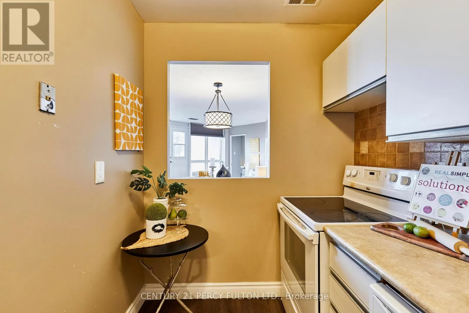 102 - 2 WESTNEY ROAD N