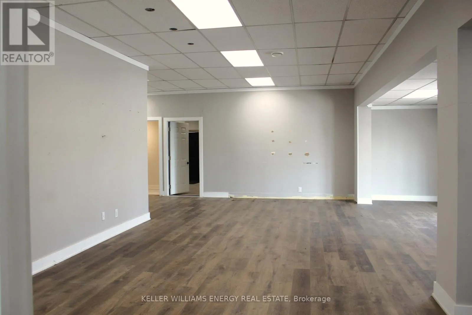 4 - 5515 THICKSON ROAD N, #4