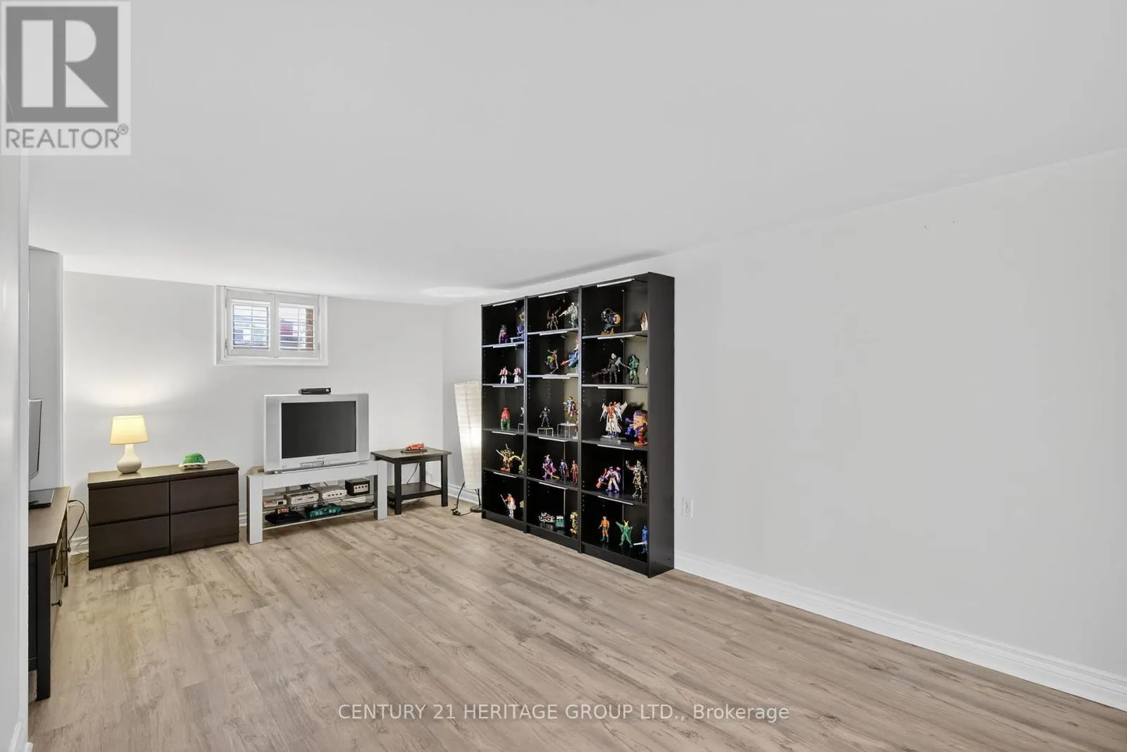 1269 BROADVIEW AVENUE