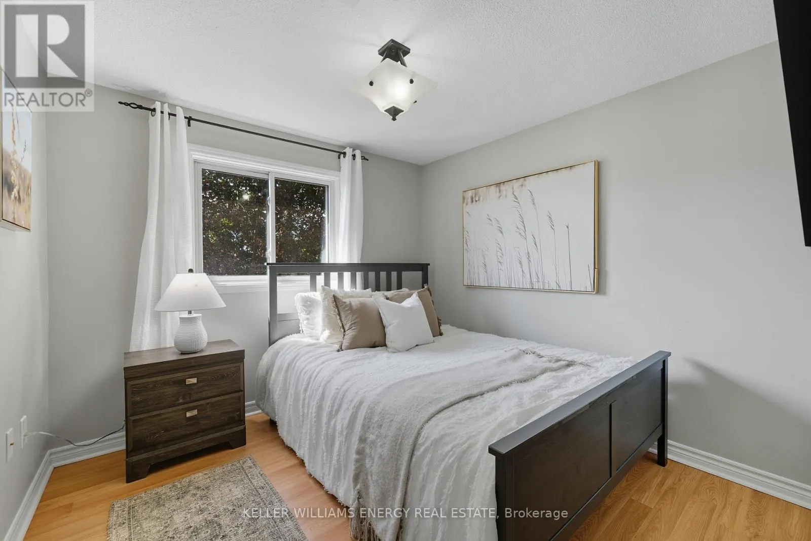 8 INGLIS AVENUE