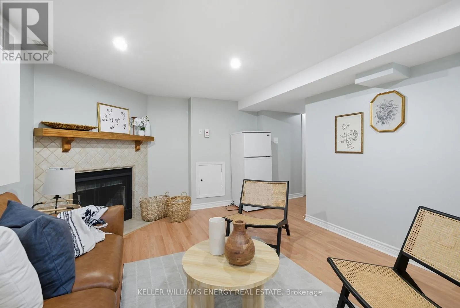 8 INGLIS AVENUE