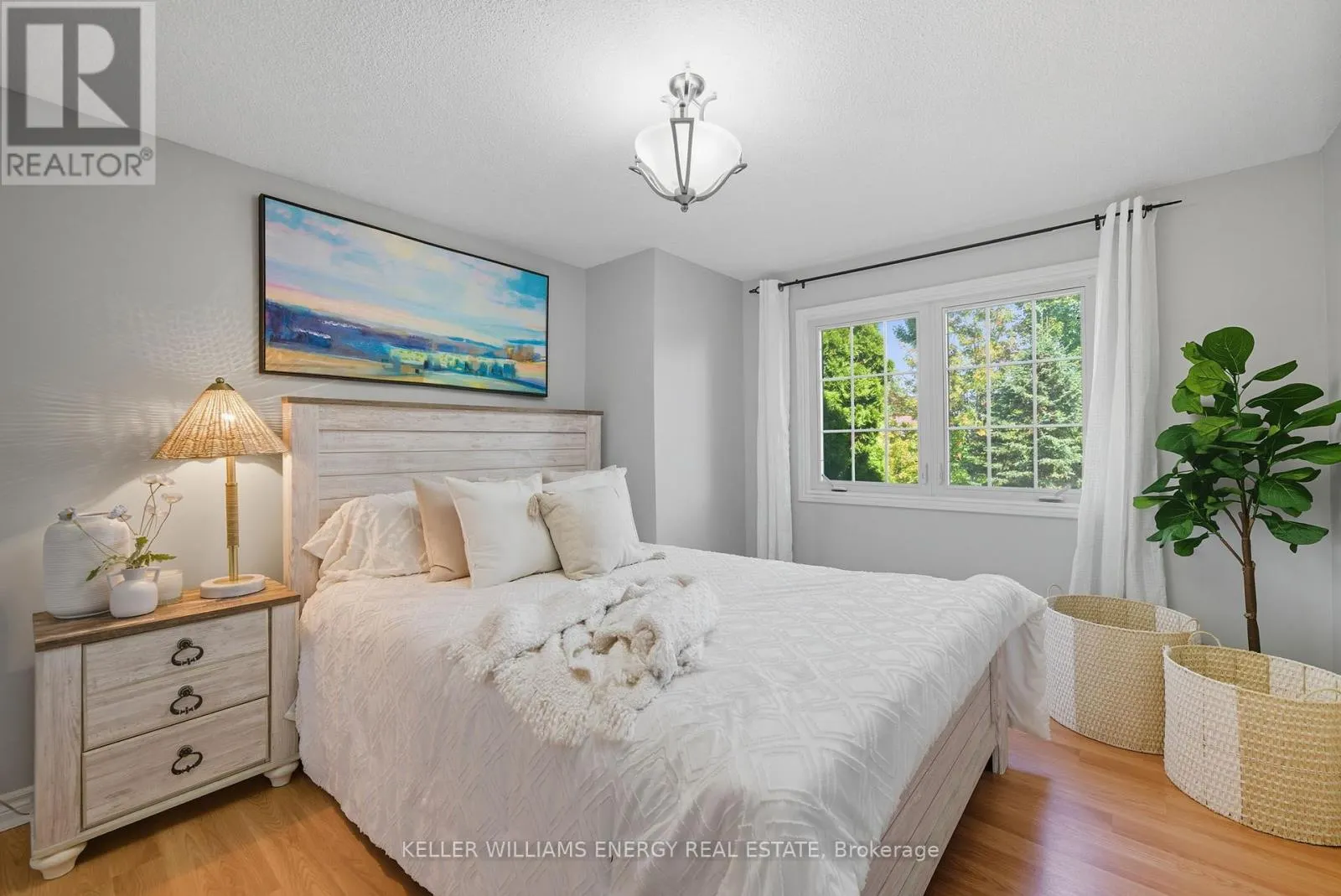 8 INGLIS AVENUE