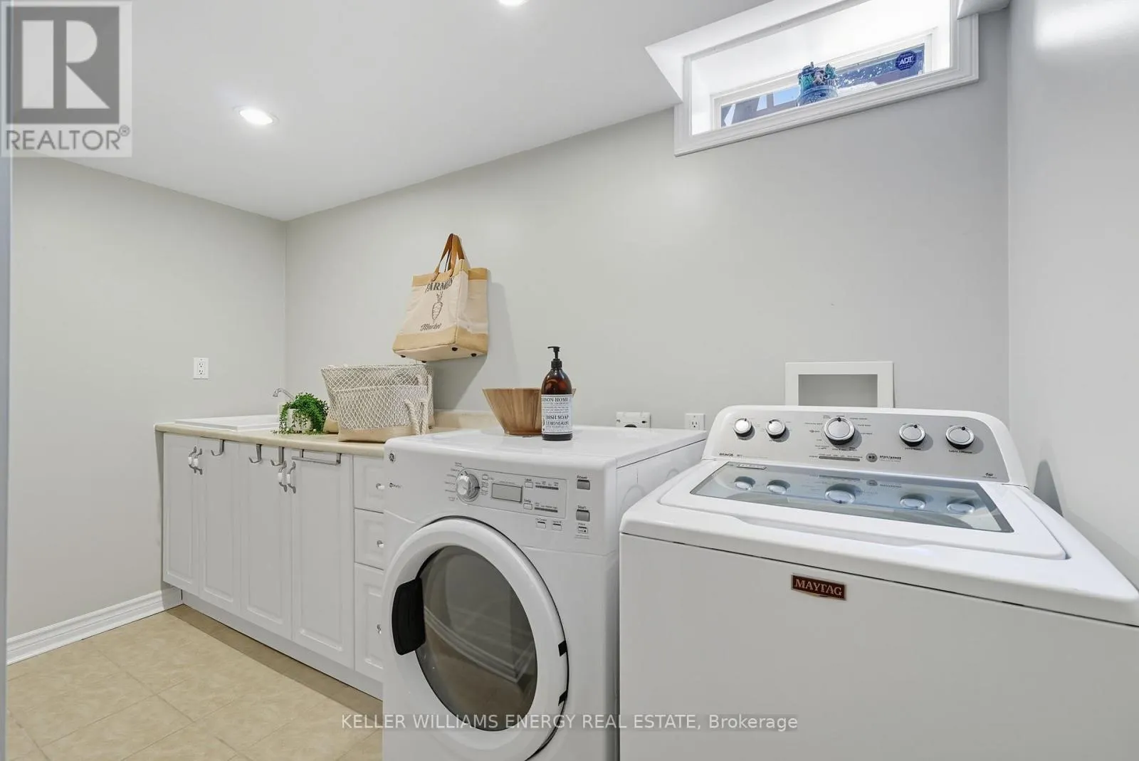 8 INGLIS AVENUE