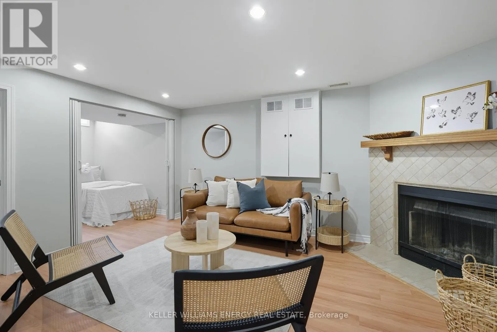 8 INGLIS AVENUE