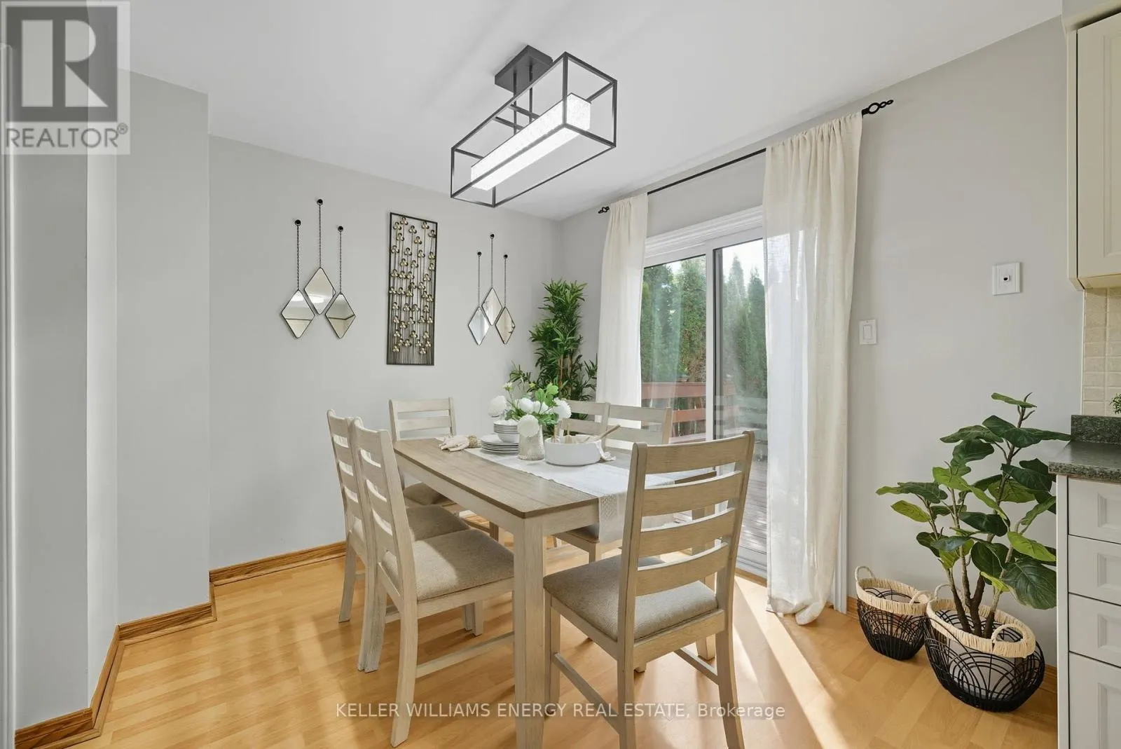 8 INGLIS AVENUE