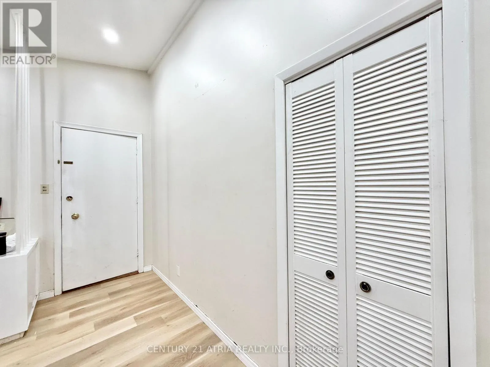 4 BENFRISCO CRESCENT