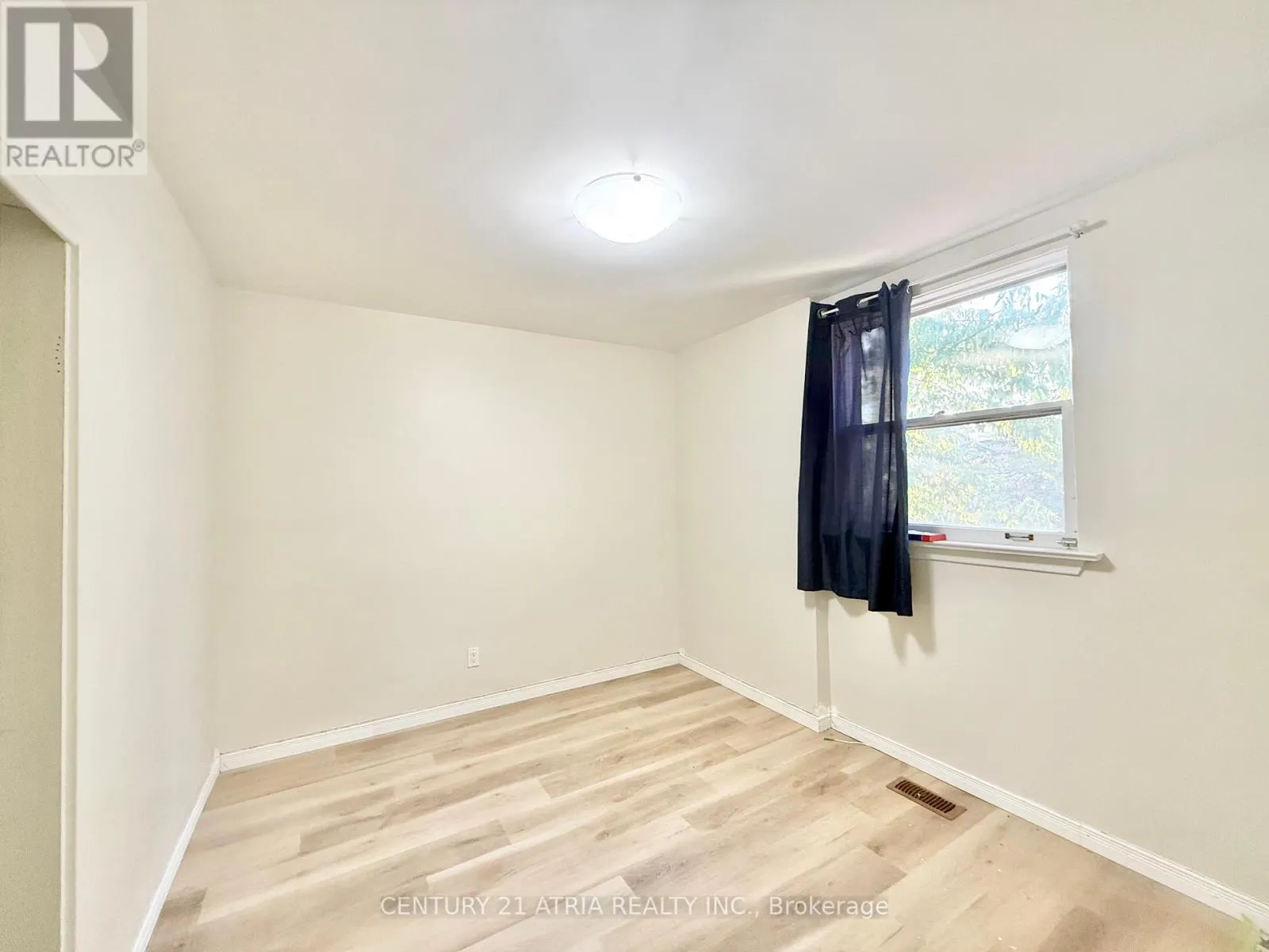 4 BENFRISCO CRESCENT