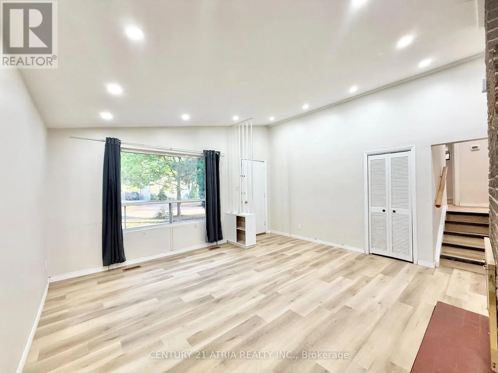 4 BENFRISCO CRESCENT
