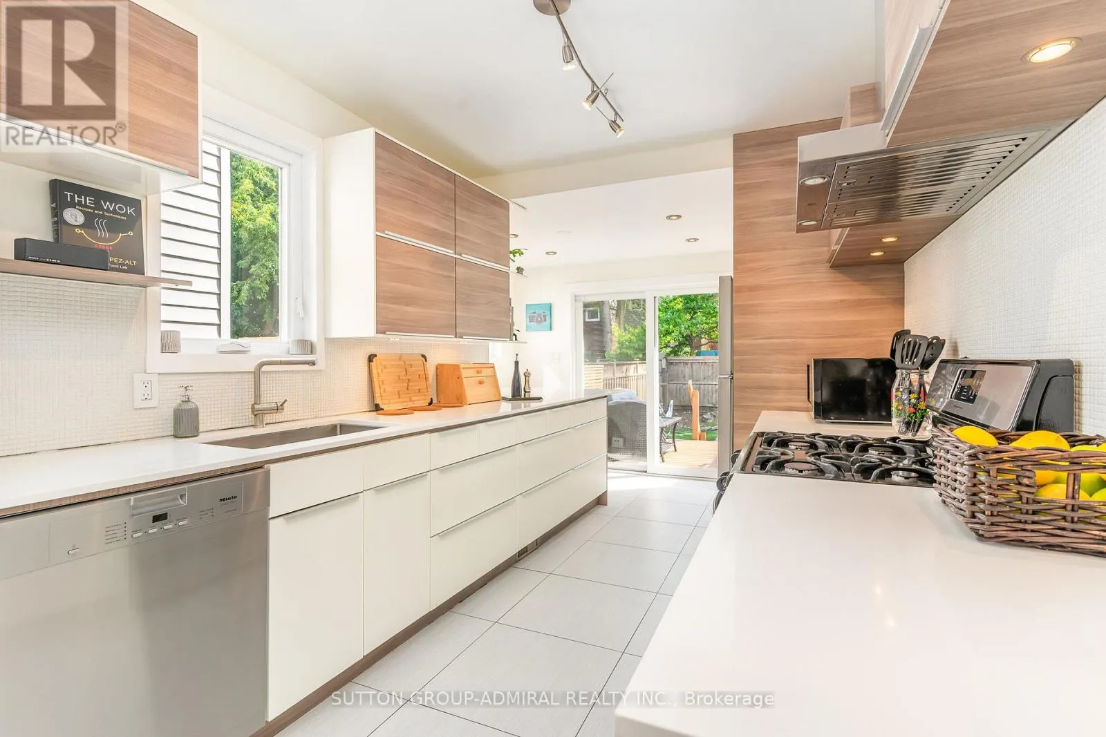 85 NEWMARKET AVENUE