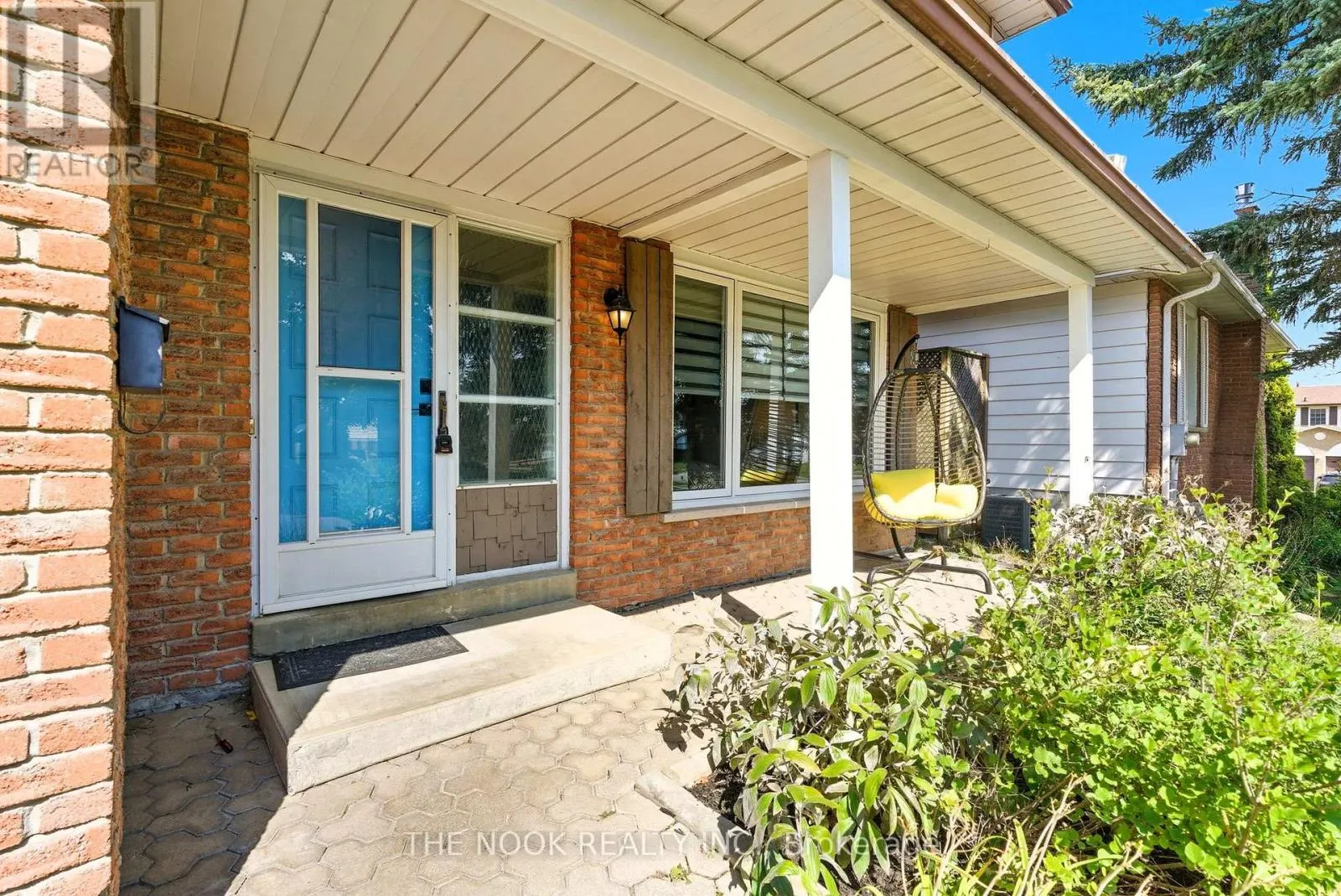 55 ROSALYNNE AVENUE