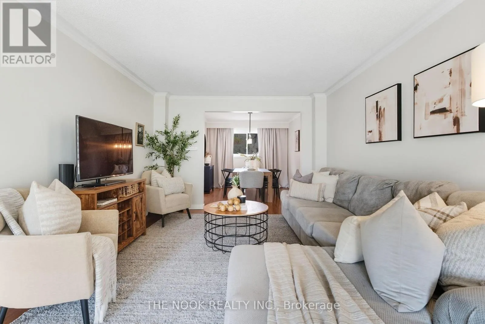 55 ROSALYNNE AVENUE