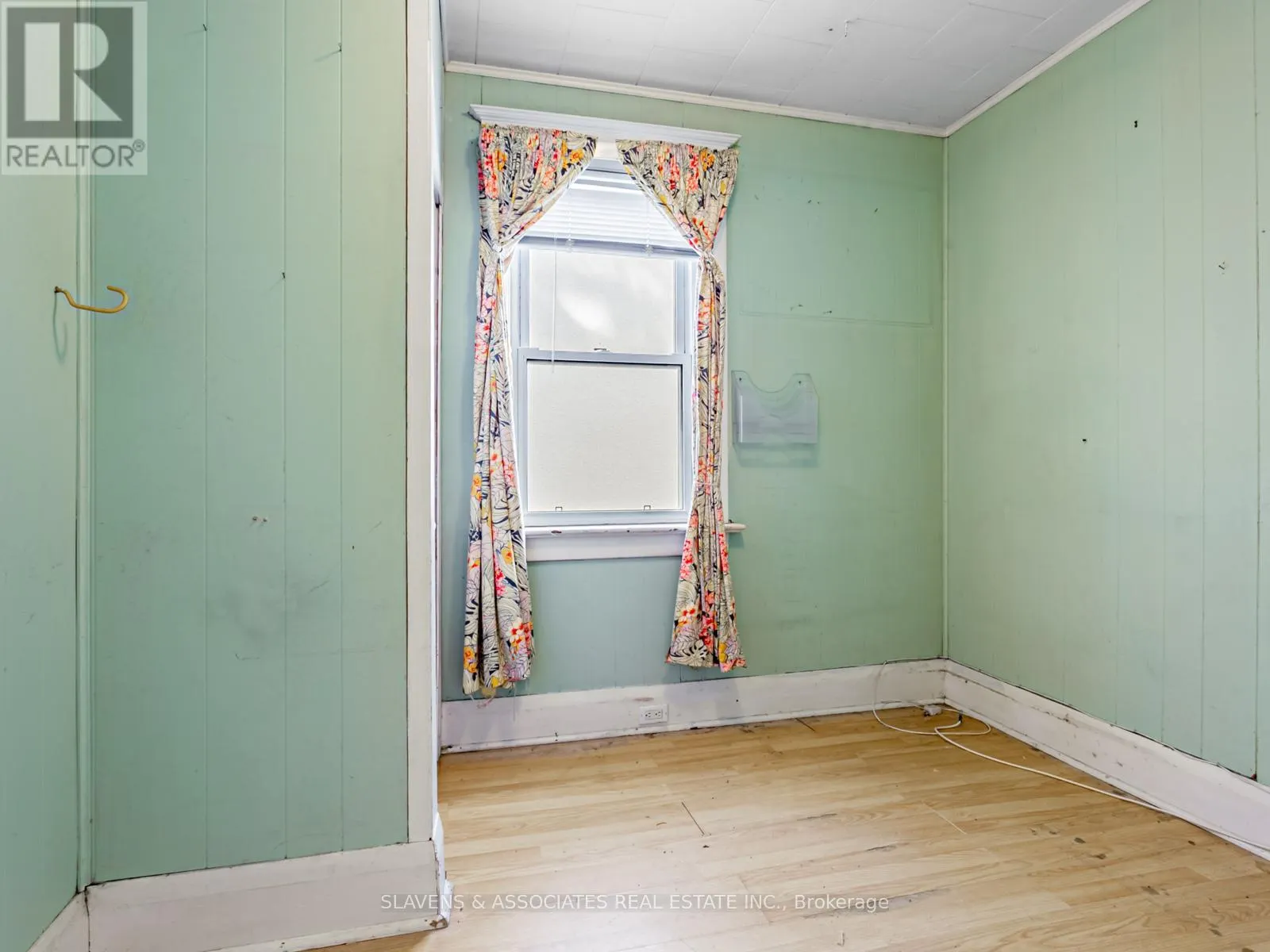 7 HOLBORNE AVENUE