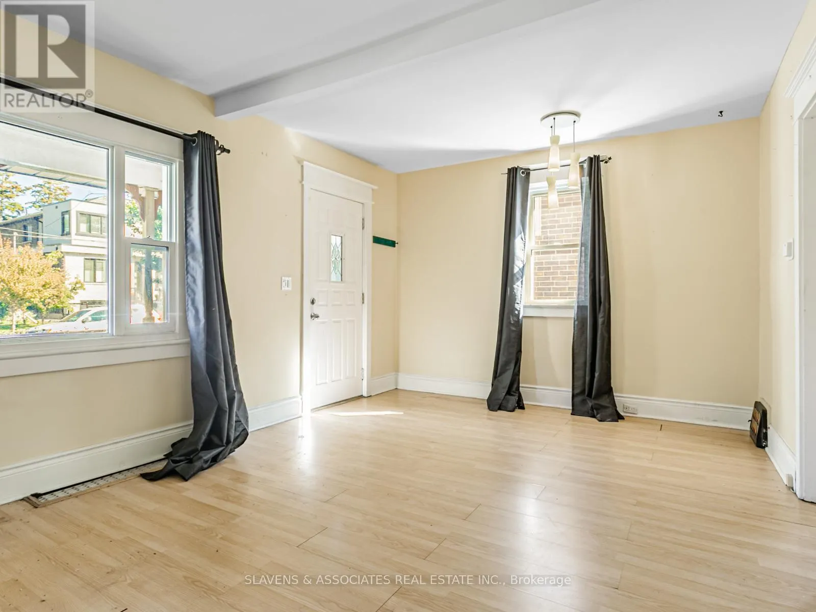 7 HOLBORNE AVENUE