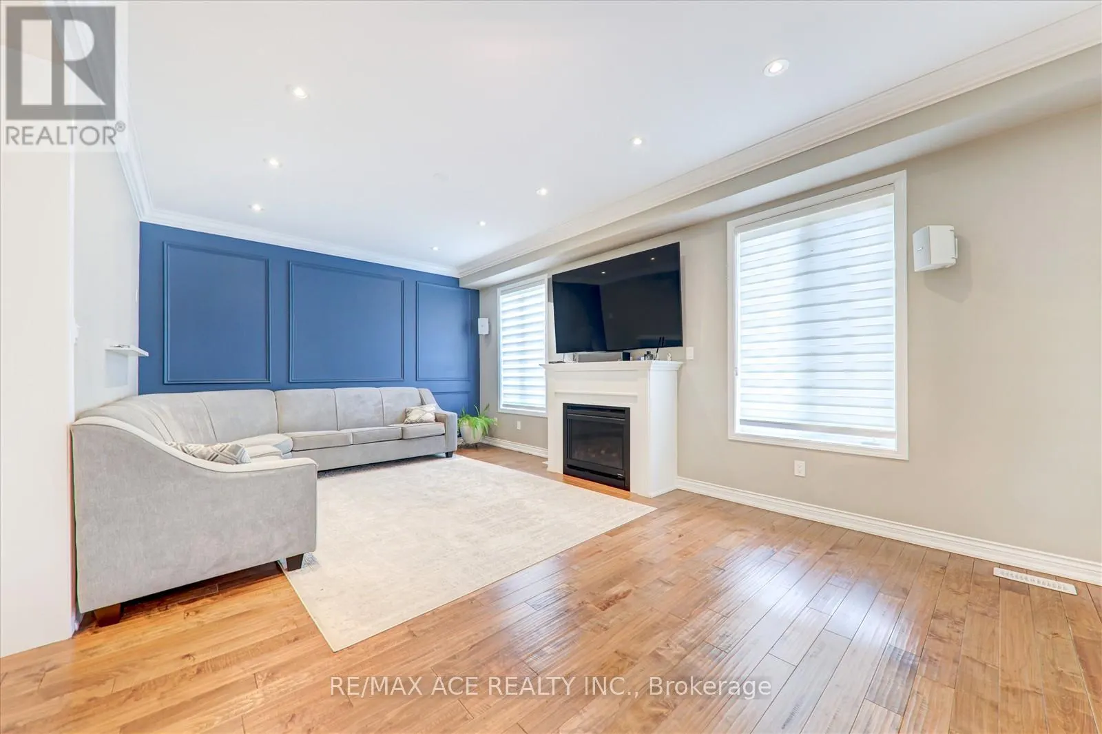 56 STOCKELL CRESCENT
